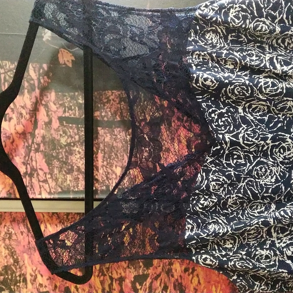 Bb Dakota lace and flora blue cocktail dress - Picture 3 of 4